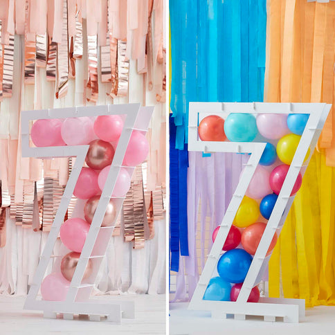 Mūsų gimtadienio numerių balionų stendai tikrai sužavės visus jūsų svečius savo įdomiu dizainu. Turime skaičių nuo 0 iki 9, kad galėtume pažymėti visus gimtadienius - kiekvienas jų yra svarbus! Nesvarbu, ar tai būtų didelis įvykis, ar tiesiog eilinis gimtadienis, turime kiekvieną jums reikalingą skaičių! Lengvi ir lengvai surenkami šie gimtadienio balionų stovai yra tikrai puikus gimtadienio šventės akcentas!