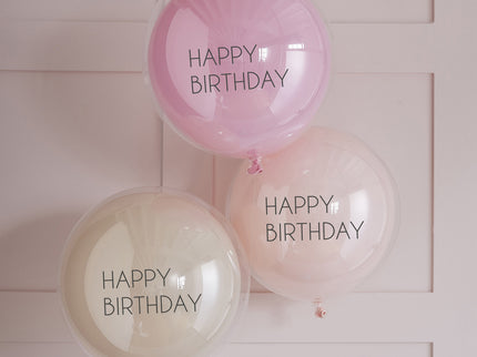 Švęskite savo gimtadienį su mūsų rausvais ir pasteliniais dvisluoksniais balionais „Happy Birthday“. Pakuotėje yra 3x 18 colių (45 cm) balionai. Pakuotė yra perdirbama ir sertifikuota FSC.