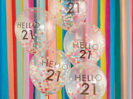 Su šiais stilingais vaivorykštiniais konfeti balionais pasitikite savo svarbų gimtadienį spindinčiu stiliumi su užrašu "Hello 21". Vaivorykštės konfeti prilimpa prie baliono šono ir spindės, tol kol linksminsitės visą naktį - naudokite kartu su mūsų balionais su skaičiais ir sukurkite puikų 21-ojo gimtadienio balionų rinkinį!