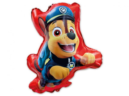 Didelis folinis balionas su Chase, vienu iš pagrindinių "Paw Patrol" herojų – smagi šventės dekoracija vaikams. Dėl savo dydžio (56 × 68 cm) ir ryškių spalvų, šis balionas puikiai tinka gimtadieniams ir teminėms šventėms.

Balionas yra plokščias ir supakuotas, todėl lengva jį transportuoti bei laikyti. Tinka pildyti oru arba helio dujomis.