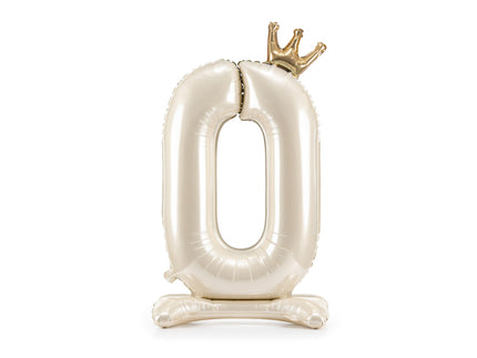 Pastatomas folinis skaičiaus balionas „0“, šviesiai kreminis. Satininis paviršius, dekoruotas auksine karūna. Dydis nepripūtus – apie 103 cm, pripūtus 84 cm. Skirtas pildyti oru. Komplekte pridedamas šiaudelis. Gimtadienio atributika.