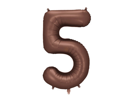 Folinis skaičiaus balionas „5“, rusvai pilkas. Satininis paviršius. Dydis nepripūtus – apie 100 cm, pripūtus 86 cm. Tinka pildyti oru arba heliu. Komplekte pridedamas šiaudelis. Balionas savaime užsisandarinantis, su kabliukais dekoravimui. Smagus gimtadienių akcentas.