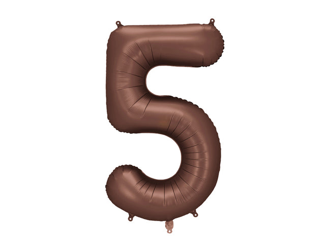 Folinis skaičiaus balionas „5“, rusvai pilkas. Satininis paviršius. Dydis nepripūtus – apie 100 cm, pripūtus 86 cm. Tinka pildyti oru arba heliu. Komplekte pridedamas šiaudelis. Balionas savaime užsisandarinantis, su kabliukais dekoravimui. Smagus gimtadienių akcentas.