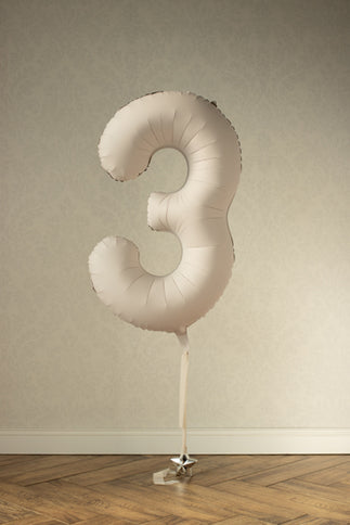 Folinis skaičiaus balionas „3“, 86 cm, šiltai pilkas