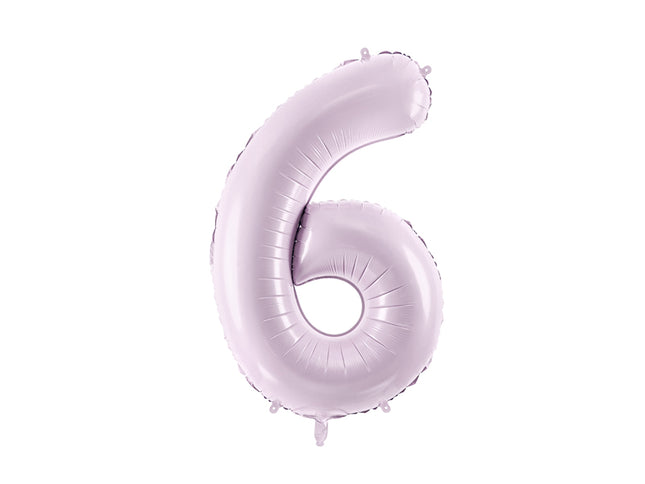 Pastelinis folinis balionas skaičiaus „6“, violetinis. Ne pripūsto dydis– apie 86 cm, pripūsto dydis – apie 72 cm. Galima pildyti oru arba heliu. Komplekte pridedamas šiaudelis, balionas užsisandarinantis.