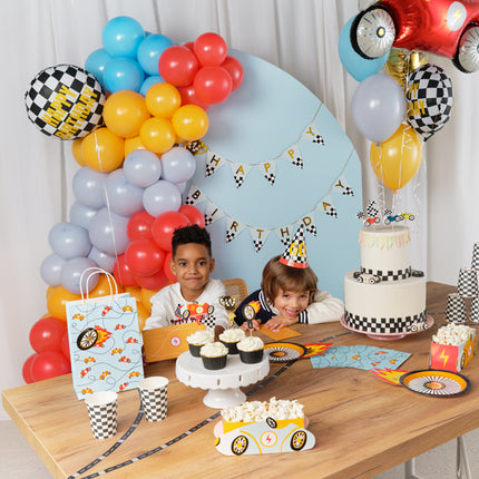 Vėliavėlių girlianda "Happy Birthday" su pavaizduota taure, 2,5 m