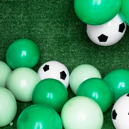 Lateksiniai balionai „Futbolas“, 30 cm, balta (6 vnt.)