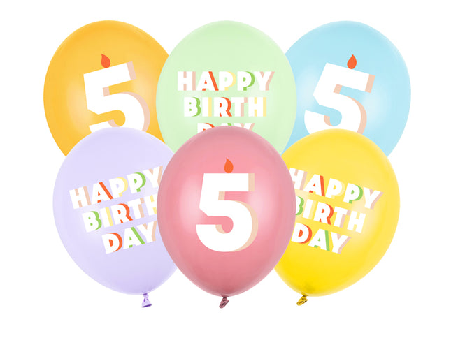 Lateksiniai balionai „Happy birthday – 5“, apie 30 cm. Dvipusė spauda. Rinkinyje 6 vnt. Spalvos: pastelinė pistacija, rožė, geltona, šviesiai mėlyna, šviesiai alyvinė, medaus.