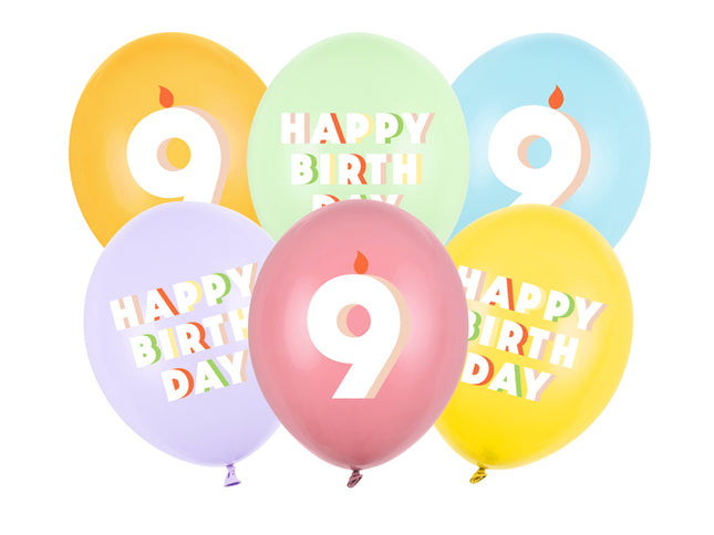Lateksiniai balionai „Happy birthday – 9“, apie 30 cm. Dvipusė spauda. Rinkinyje 6 vnt. Spalvos: pastelinė pistacija, rožė, geltona, šviesiai mėlyna, šviesiai alyvinė, medaus.
