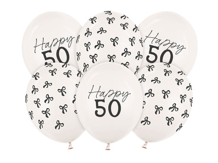 Lateksiniai balionai su kaspinėliais „50“, pastelinė balta, apie 30 cm. Su spauda. Rinkinyje 6 vnt. balionų. Švęskite jubiliejų tinkamai!